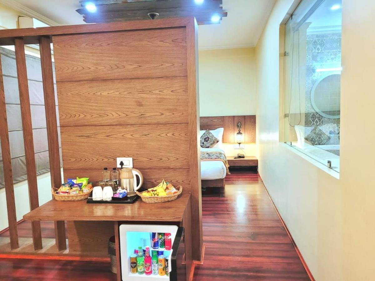 Hotel Green Rooms, Vintage Luxury Near Dal Lake Srīnagar Екстериор снимка