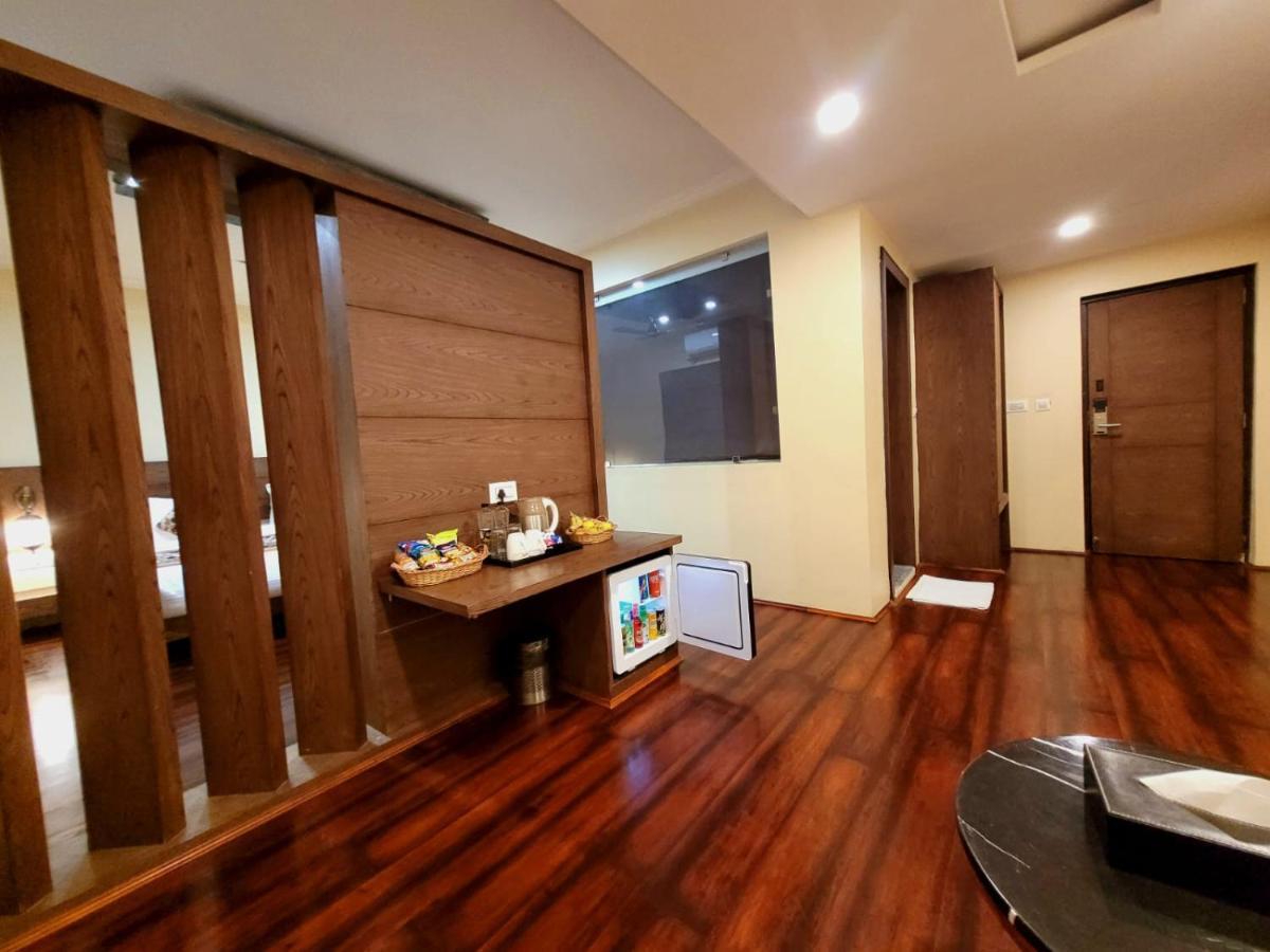 Hotel Green Rooms, Vintage Luxury Near Dal Lake Srīnagar Екстериор снимка
