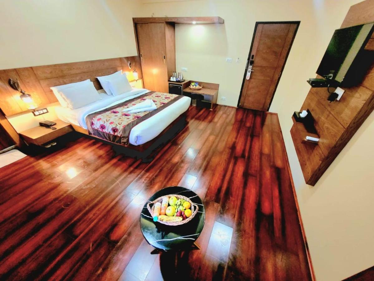 Hotel Green Rooms, Vintage Luxury Near Dal Lake Srīnagar Екстериор снимка